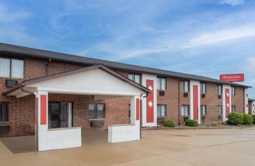 Cedar Rapids Hotel | Ramada by Wyndham Cedar Rapids South