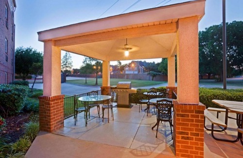 Waukegan Apartment | Ray Bradbury Experience Museum Tour! Kitchen, Pets Allowed
