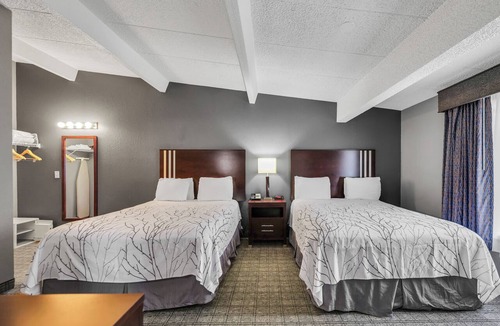 Urbana Hotel | Red Lion Inn & Suites Urbana