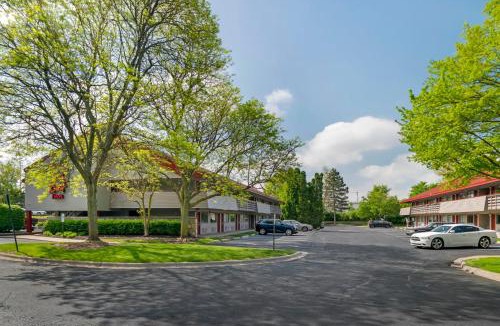 Rochester Hills Hotel | Red Roof Inn Detroit-Rochester Hills/Auburn Hills