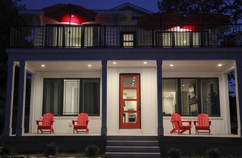 Douglas House | REDBUD HOLIDAY HOUSE: Spacious, Modern Home–Sleeps 14 Plus Incredibly Walkable!