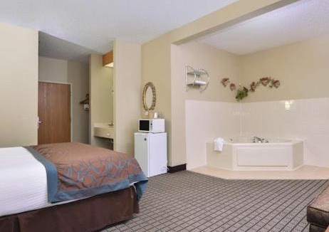 Geneseo Hotel | Regency Inn Geneseo IL