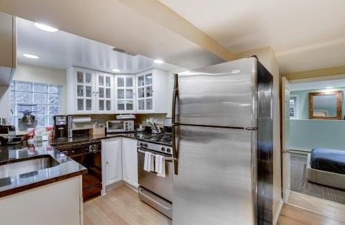 Pulaski Park Apartment | Relax in Winter Park - You Will LOVE the Garden Access and the Classic, Comfortable Feeling apts