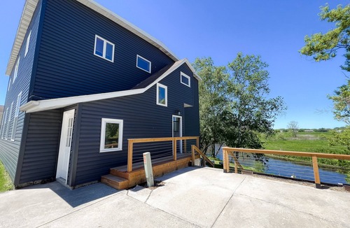 Algoma Apartment | Relax N Rentals Waterfront 3BR UP Algoma WI Kayaks Grill Fire Pit