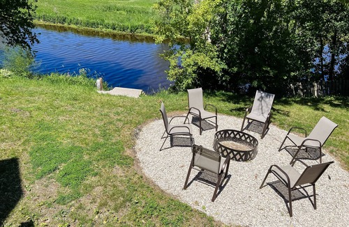 Algoma Apartment | Relax N Rentals Waterfront 3BR UP Algoma WI Kayaks Grill Fire Pit