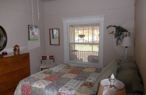 Dixon House | RELAXING GETAWAY DESTINATION