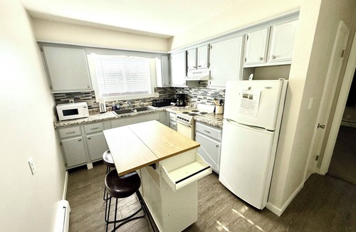 Cedar Rapids Apartment | Relaxing Space