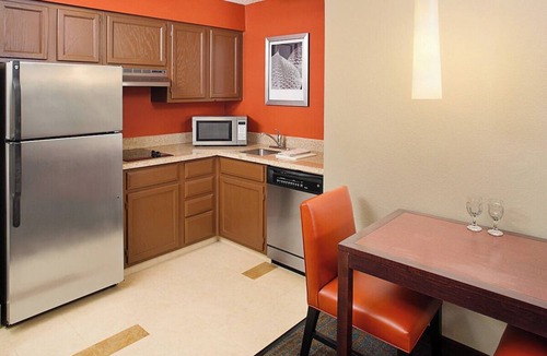 Livonia Hotel | Residence Inn Detroit Livonia | 2 Studio Queen Rooms | Complimentary Breakfast