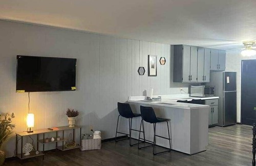 Hoopeston Apartment | Restful Retreat -A little piece of home