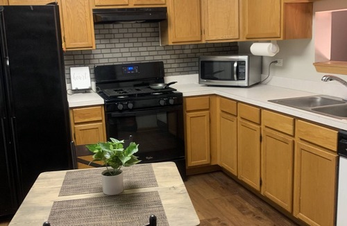 Wadsworth House | Retreat near Golf Course! Minutes from Lake Michigan! LongTerm-6 months+ Rental.