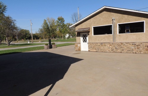 Moline House | Riverside Cottage