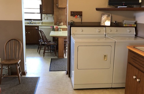 Oakdale House | Rural Acreage, entire house, 20 min. to Iowa City, w/long-term options