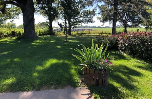 Oakdale House | Rural Acreage, entire house, 20 min. to Iowa City, w/long-term options
