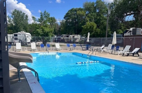 Mason City RV Rental | RV Bunkhouse on the River