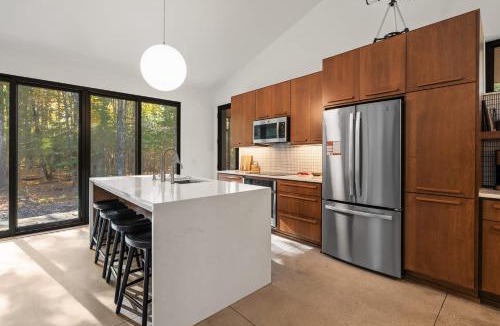 Sturgeon Bay House | Scandinavian Hygge- Near Cave Point County Park