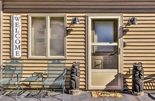 Phelps House | Secluded 26-acre hideaway near trails & fishing lake - wood stove, WiFi, dogs OK