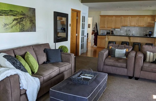 Trufant House | Serene and Comfortable Lake Front Getaway!