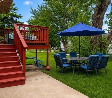 Burbank House | Serenity 3BD Home Free Parking&Wine Oversized Yard