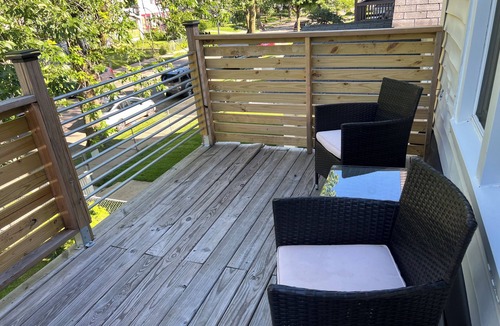 Milwaukee House | Serenity - Loft Style Near Downtown+Freeway, UPR Duplex, Separate Entrance