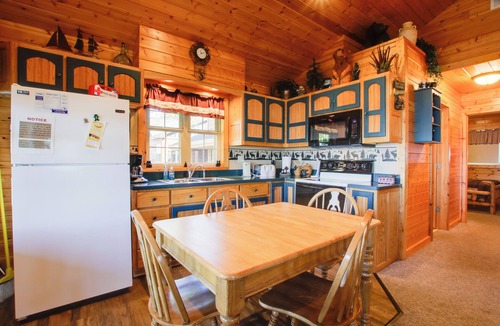 Cecil Cottage | Shawano Lake Cabin w/Boat Dock!