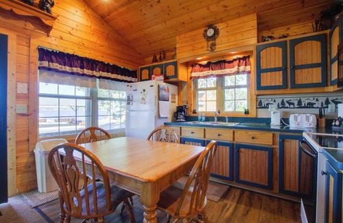 Cecil Cottage | Shawano Lake Cabin w/Boat Dock!