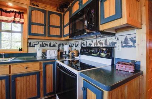 Cecil Cottage | Shawano Lake Cabin w/Boat Dock!