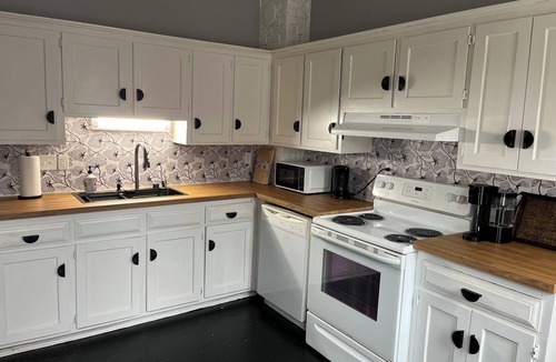 Riverwest Apartment | Silver Swan in Riverwest!