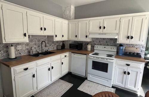 Riverwest Apartment | Silver Swan in Riverwest!
