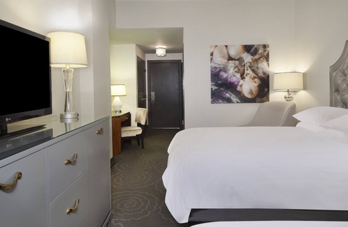 The Loop Hotel | Silversmith Hotel Chicago Downtown