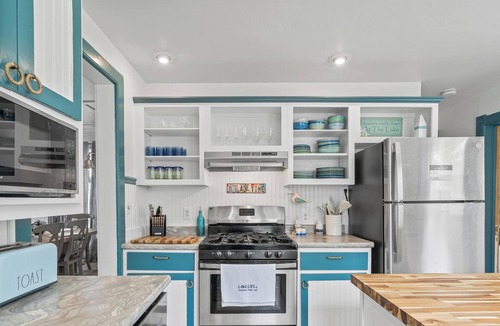 Lake Geneva Apartment | Sit. Stay. Lake Geneva Dog Friendly Property Near Downtown