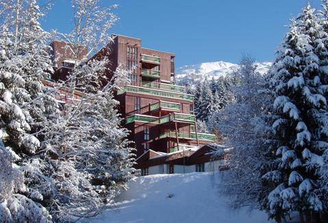 Arc-1800 Apartment | Ski-in/ski-out & foot of the slopes, 15th floor, view forest, fireplace or stove, tv, 29m², Les Arcs