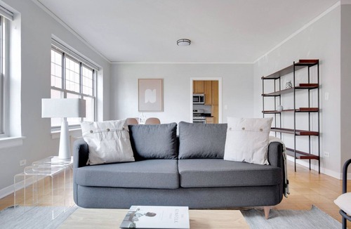 Evanston Apartment | Sleek Evanston 1BR w/Dishwasher, walk to Northwestern, by Blueground