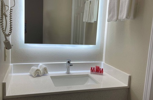 Orange Prairie Hotel | Sleep Inn & Suites Peoria North