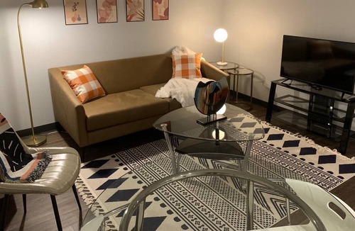Des Moines Apartment | Sleepover: Lovely 1BD/1BA - Downtown Des Moines