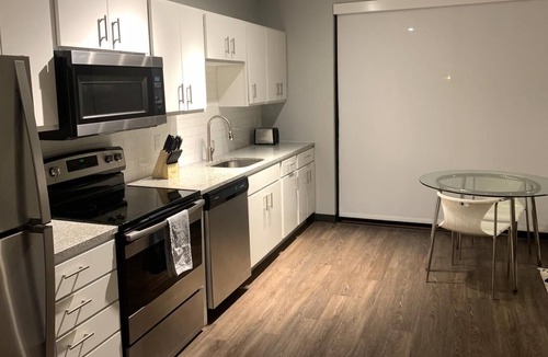 Des Moines Apartment | Sleepover: Lovely 1BD/1BA - Downtown Des Moines