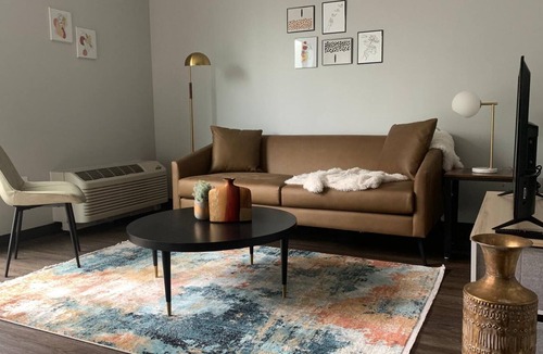 Des Moines Apartment | Sleepover: Serene 1BD/1BA - Downtown Des Moines