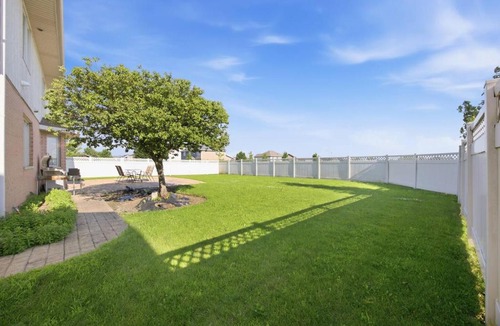 Frankfort House | Sleeps 17 Free Parking Spacious 5BR Chicago