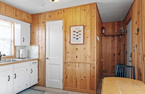 Muskegon House | Snug Harbor Inn | Milkweed Suite | Near Lake MI