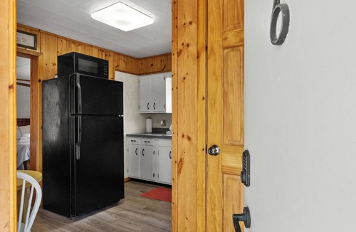 Muskegon House | Snug Harbor Inn | The Roost | Near Lake MI