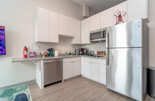 Near South Side Apartment | South Loop 2BR Retreat Near Grant Park, Soldier Field, Adler Planetarium & Columbia College