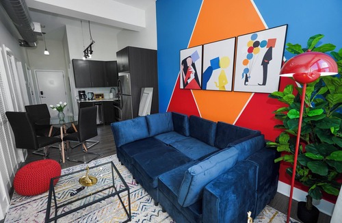 Near South Side Hotel | South Loop 2BR smoking allowed/McCormick Place