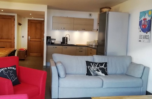 Bourg-Saint-Maurice Apartment | Spacious 4-Room Apt, Balcony, Fireplace, Parking in Bourg-Saint-Maurice