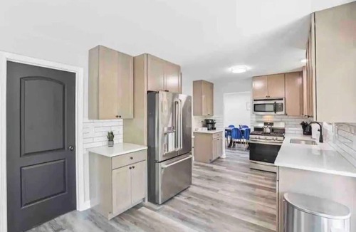 Wasco House | Spacious 4BR Home with Game Room - LCP Collection