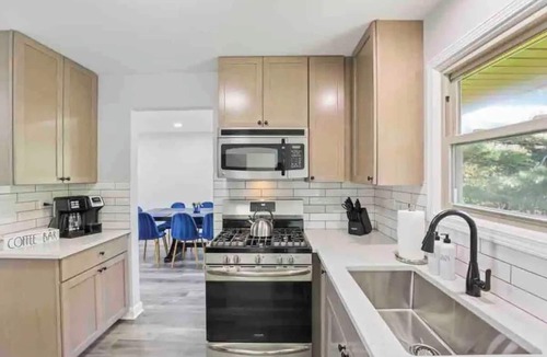 Wasco House | Spacious 4BR Home with Game Room - LCP Collection