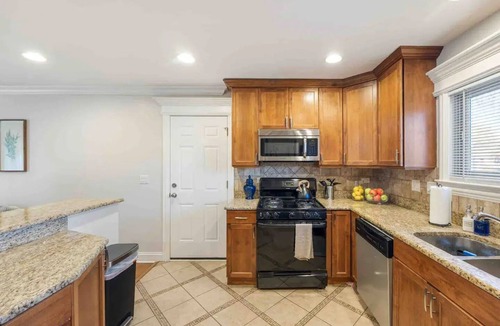 Arlington Heights House | Spacious 4BR Arlington Heights Retreat - Modern & Comfortable