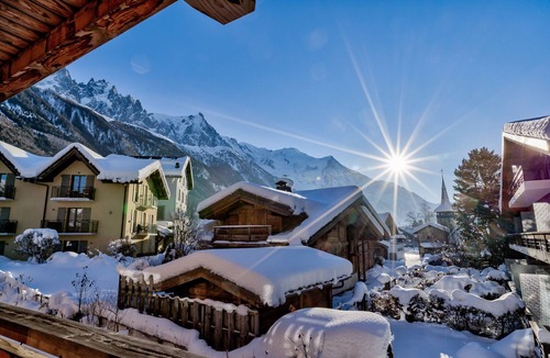 Les Praz-de-Chamonix Apartment | Spacious Apartment with Balconies beside Ski Lift
