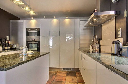 Plagne 1800 Ski Chalet | Spacious chalet with terrace and jacuzzi, near slopes for 14 people