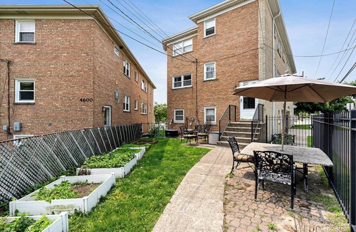 Skokie Apartment | Spacious completely renovated 4BR APT that feels like a HOME in Skokie near mall