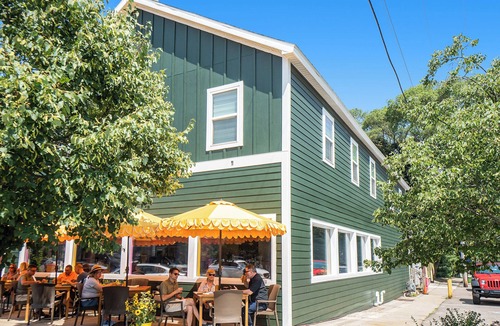 Douglas Apartment | Spacious downtown apartment with parking