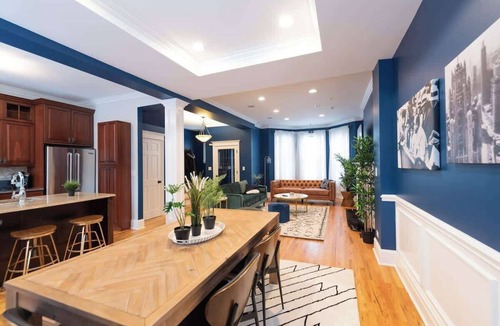 Lakeview House | Spacious House ~3min walk WrigleyField~Free Prkg